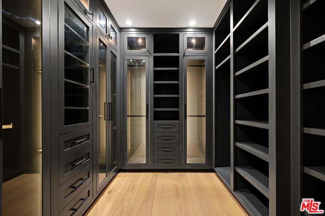 MLS #25592661 image #14