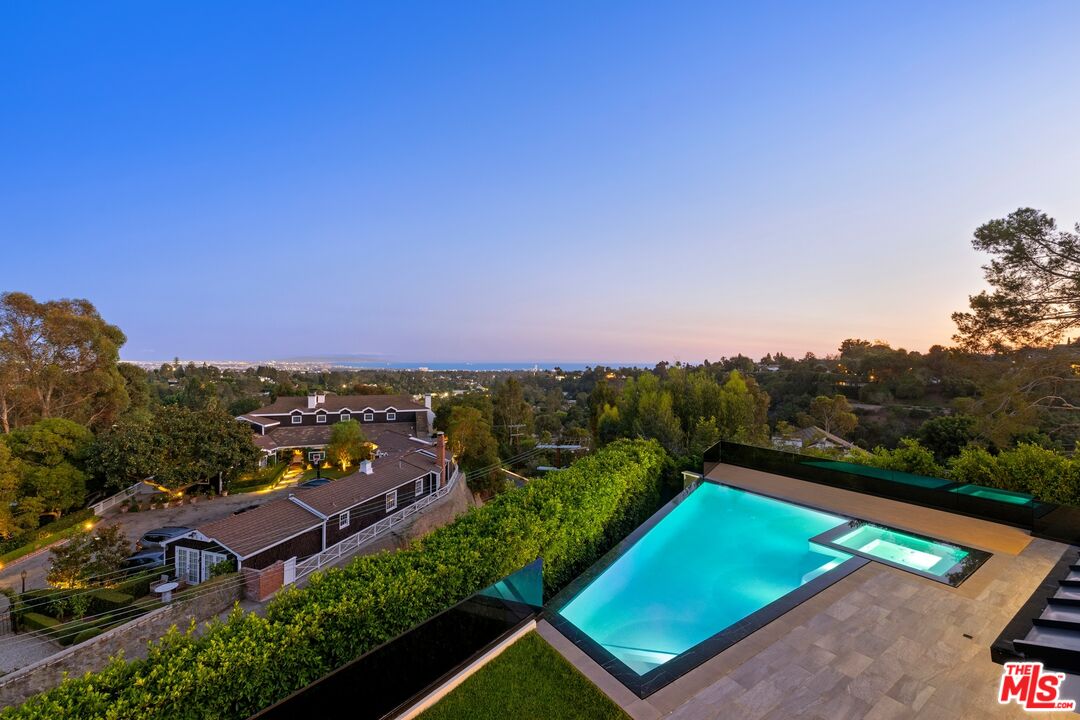 MLS #25592661 image #21