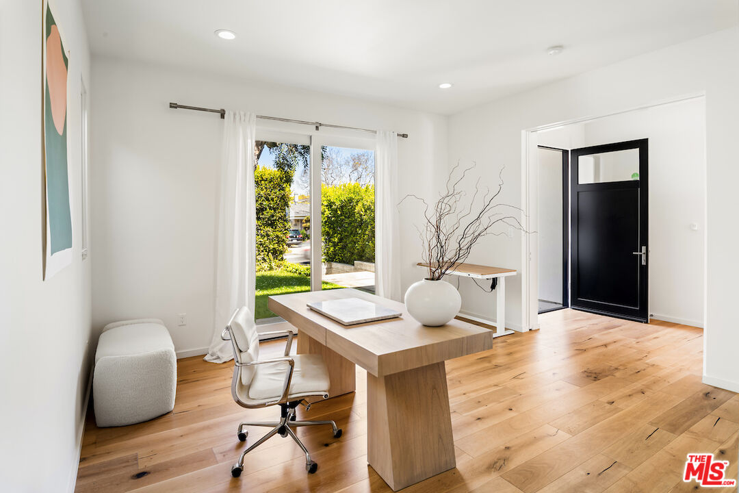 MLS #25592771 image #17