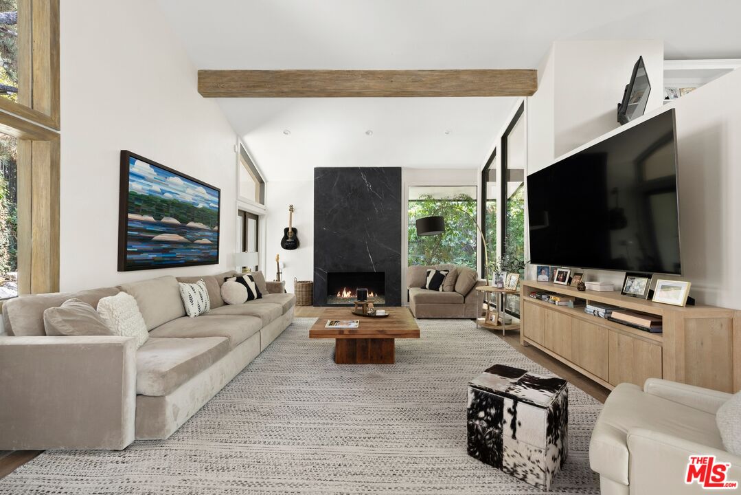 MLS #25592775 image #2