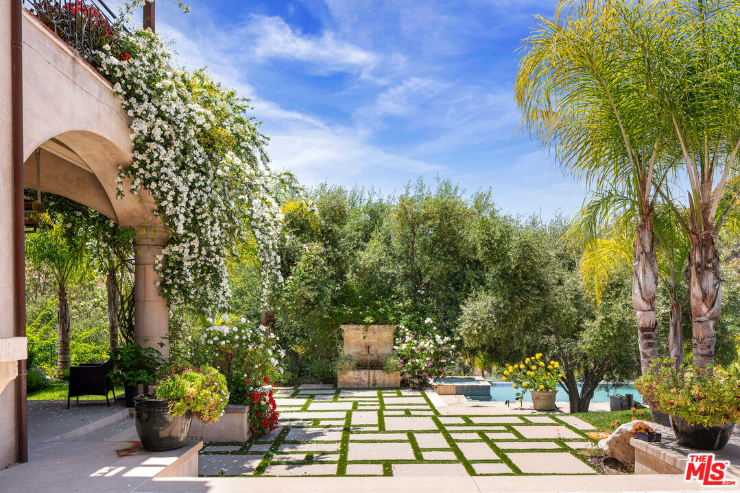 MLS #25592785 image #24