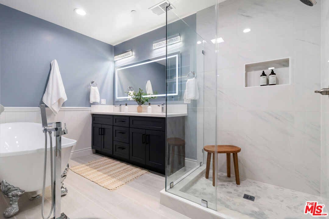 MLS #25592859 image #18