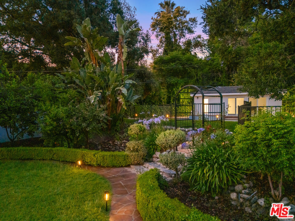 MLS #25592859 image #32