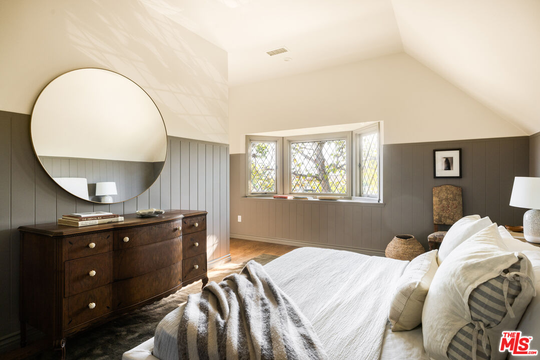 MLS #25592913 image #16