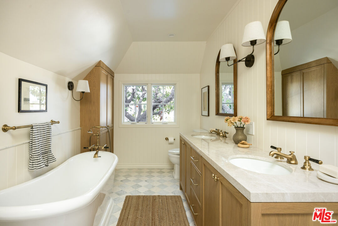 MLS #25592913 image #18