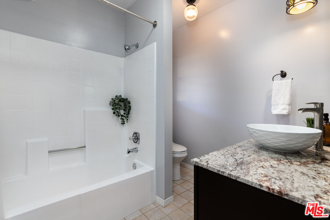 MLS #25593911 image #21