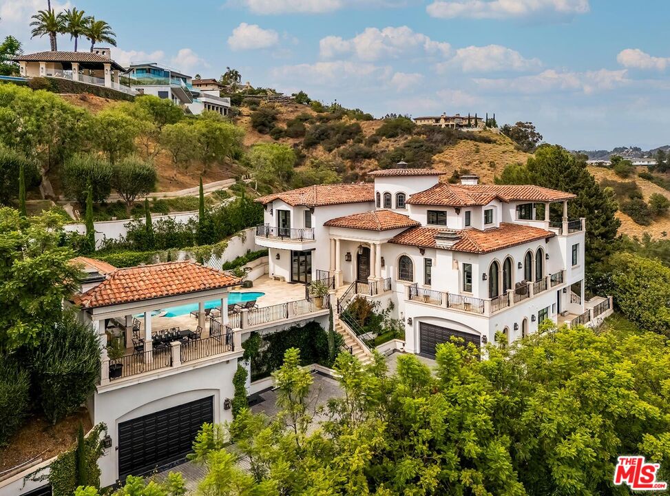 MLS #25593935 image #2