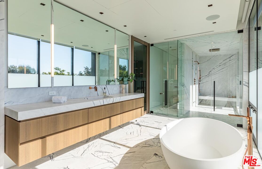 MLS #25593937 image #14