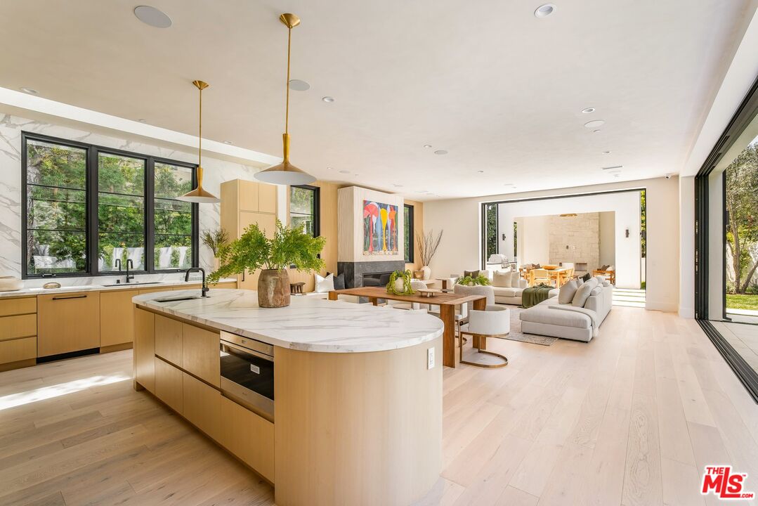 MLS #25593959 image #10