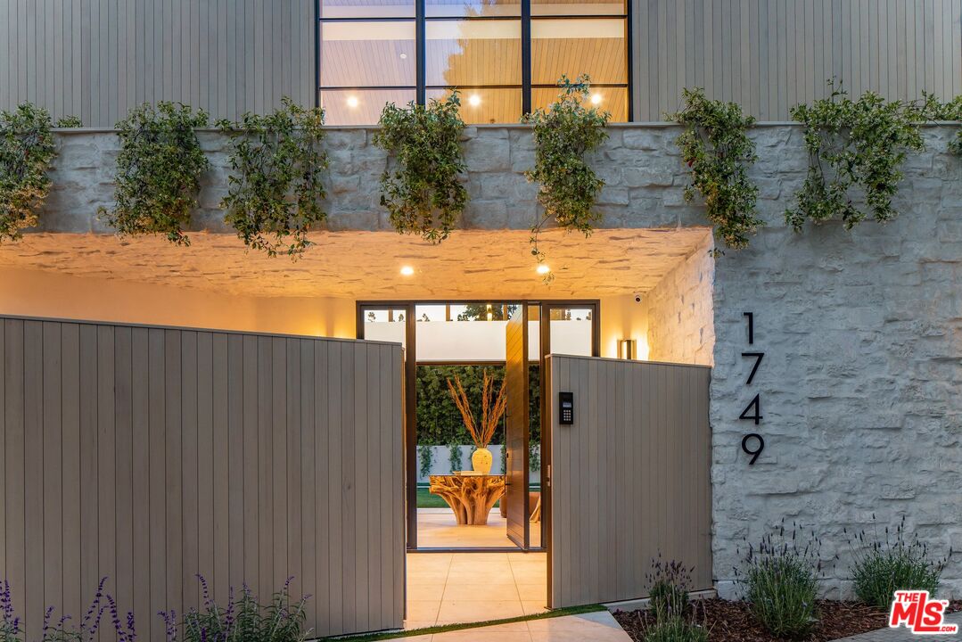 MLS #25593959 image #2