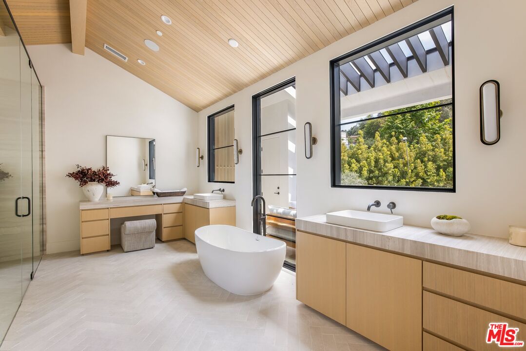 MLS #25593959 image #40