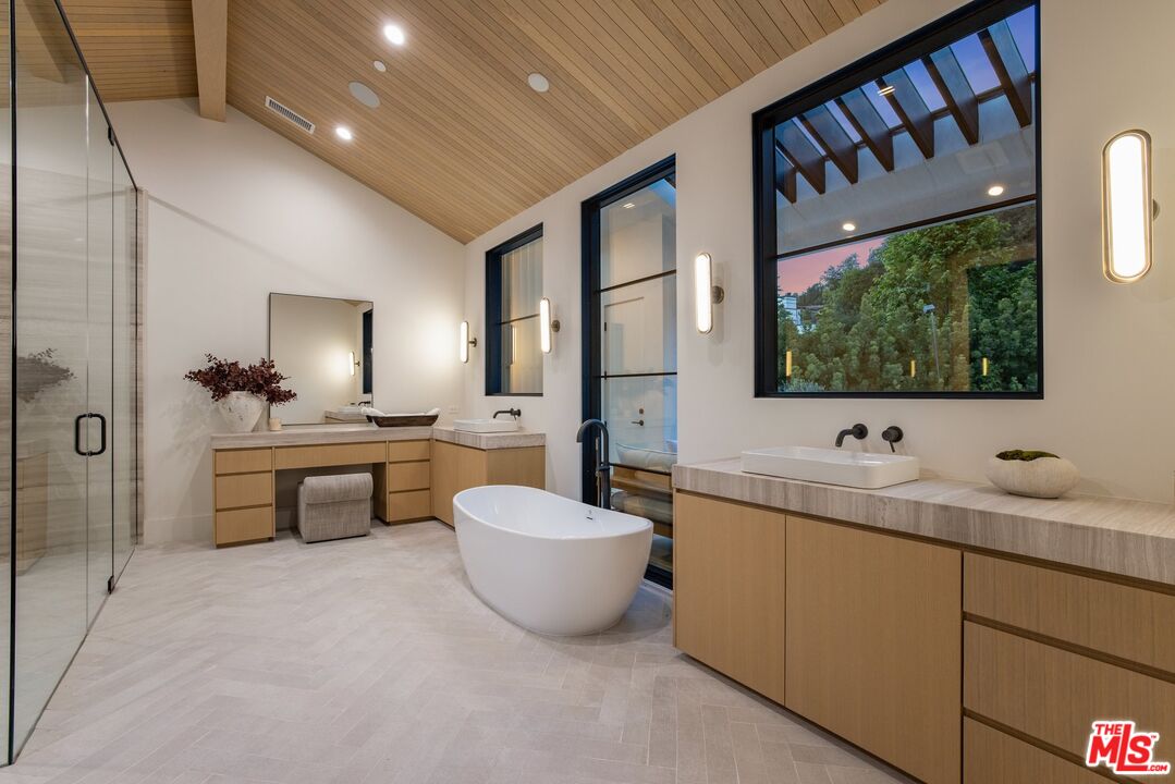 MLS #25593959 image #43