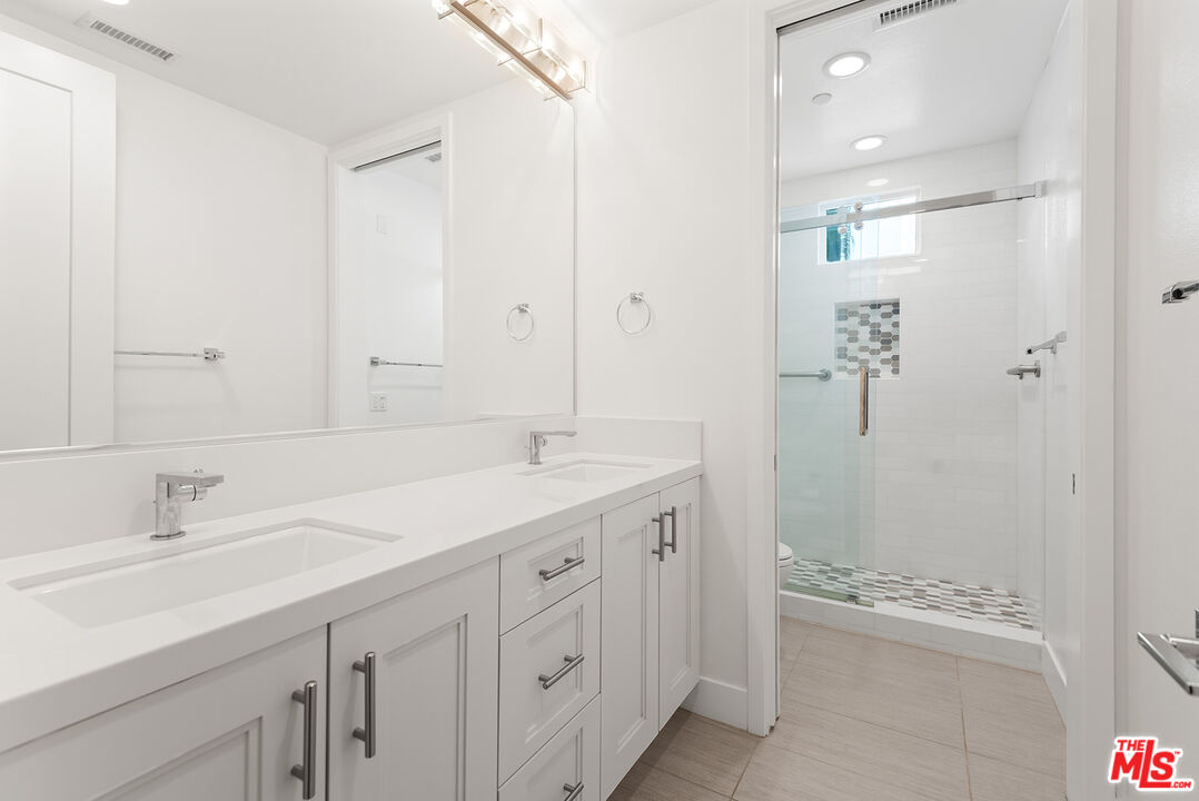 MLS #25593985 image #17