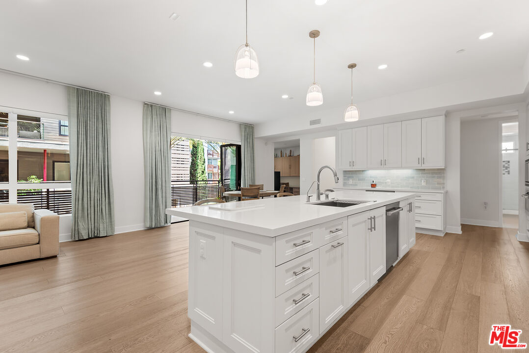 MLS #25593985 image #2