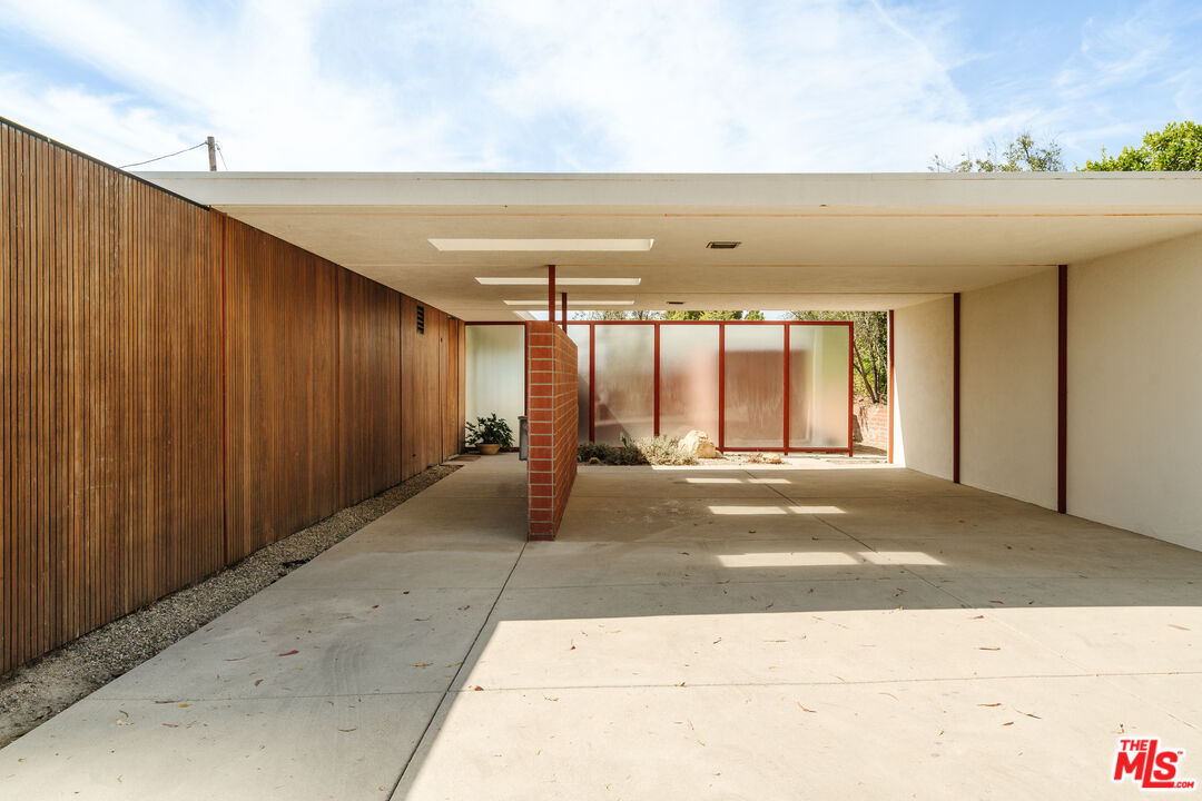 MLS #25594027 image #2