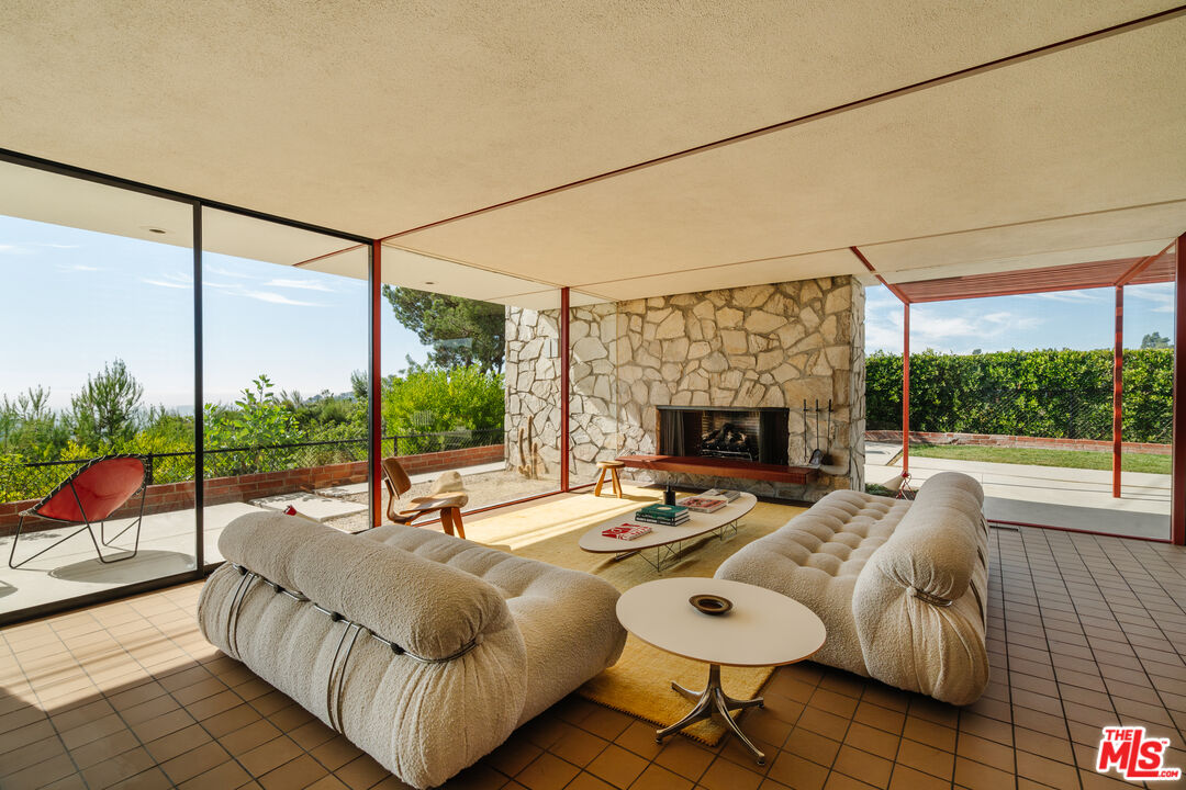 MLS #25594027 image #0