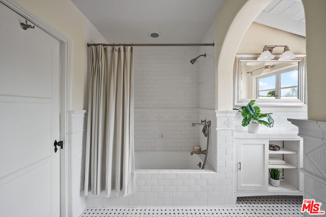 MLS #25594363 image #22