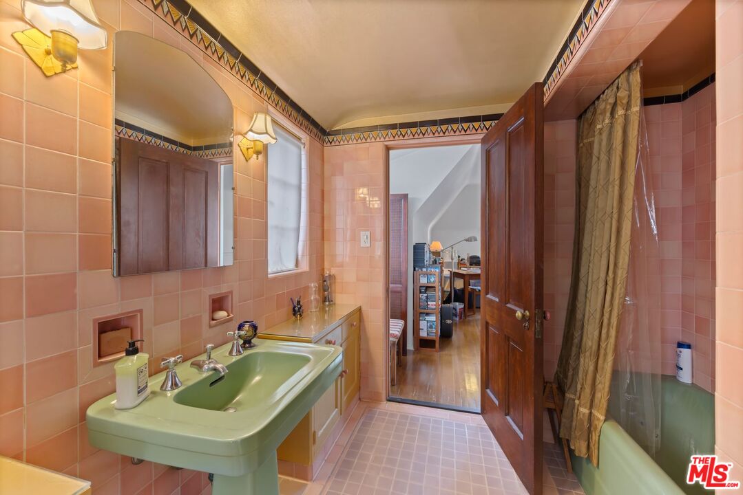 MLS #25594411 image #19