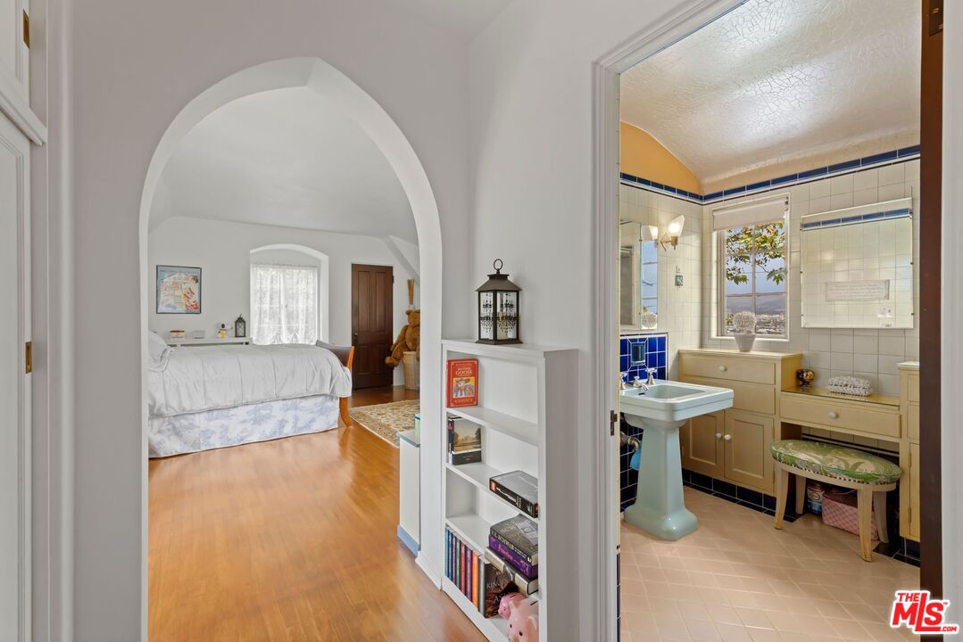 MLS #25594411 image #21