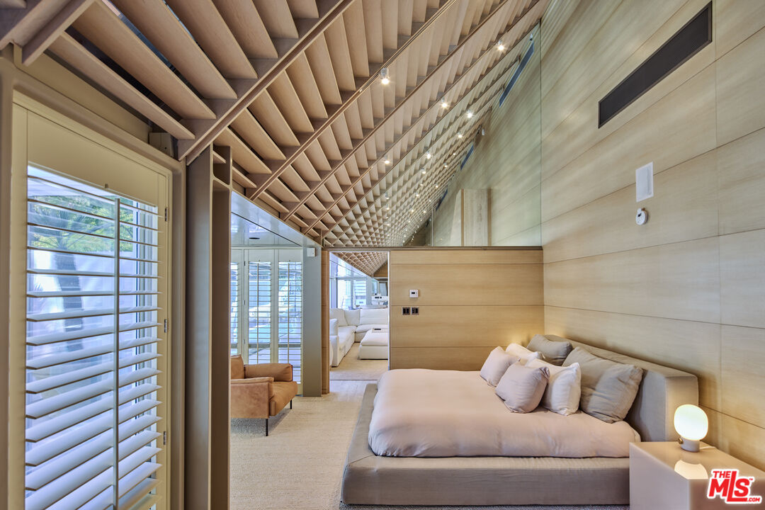 MLS #25594481 image #15