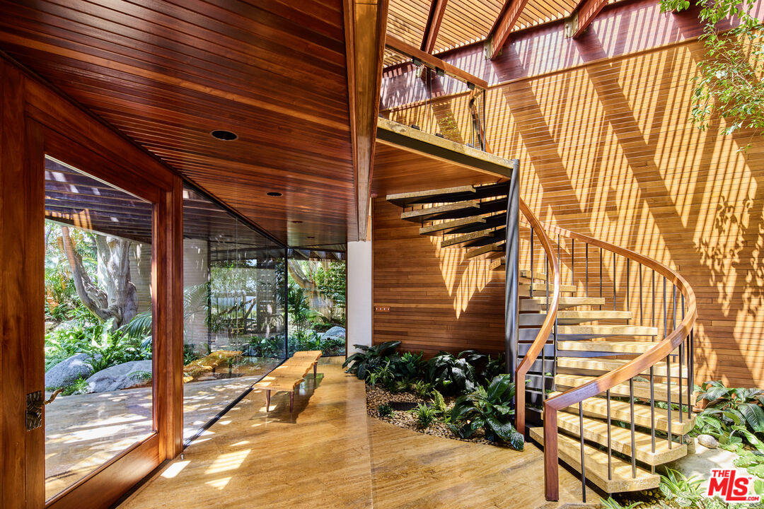 MLS #25594481 image #19