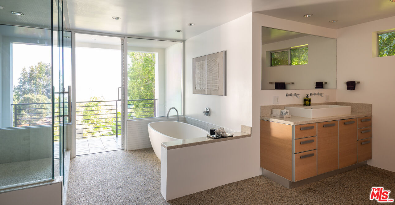 MLS #25594635 image #14