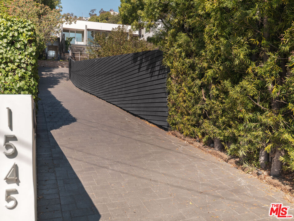 MLS #25594635 image #2