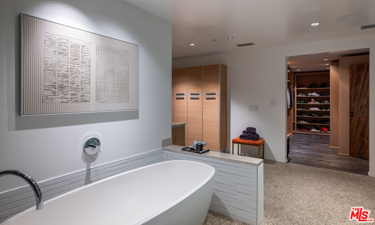 MLS #25594635 image #45