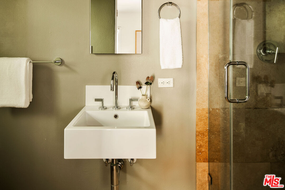 MLS #25594793 image #20