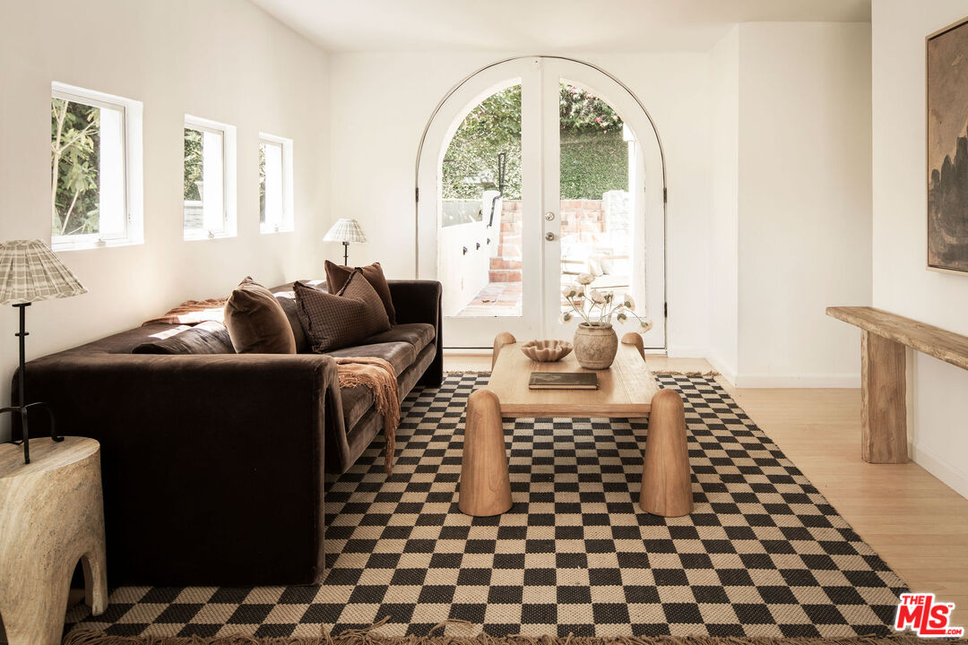 MLS #25594793 image #24