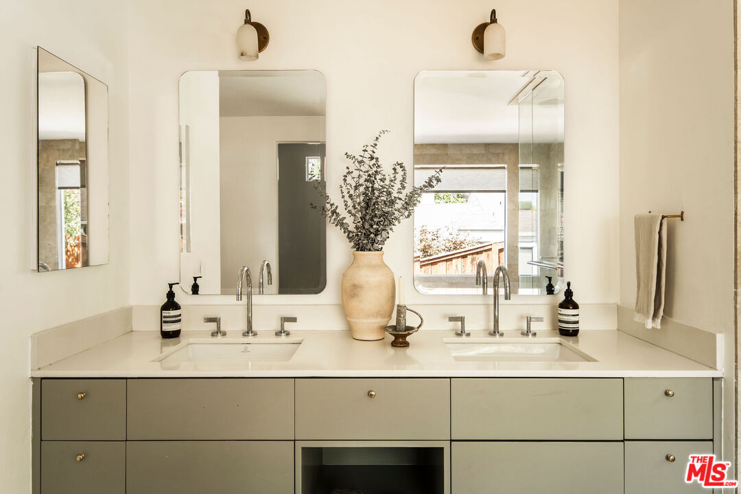 MLS #25594793 image #32