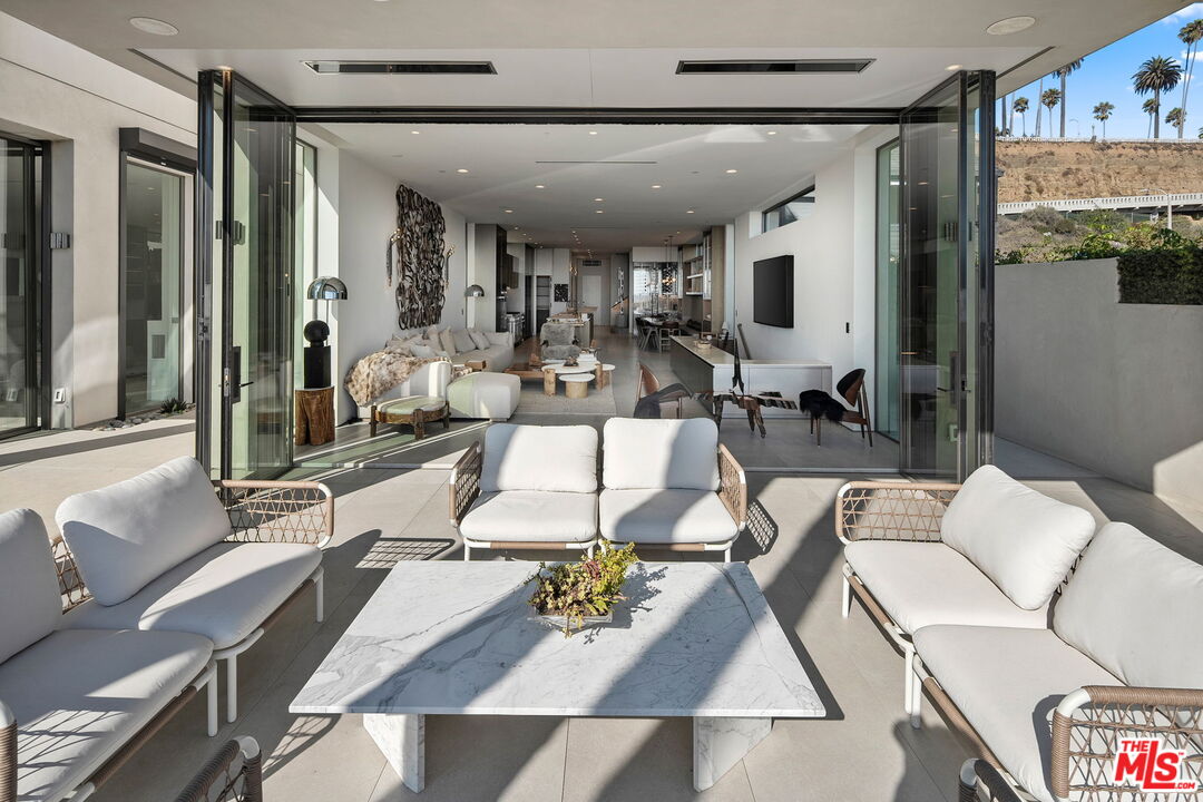 MLS #25595197 image #14