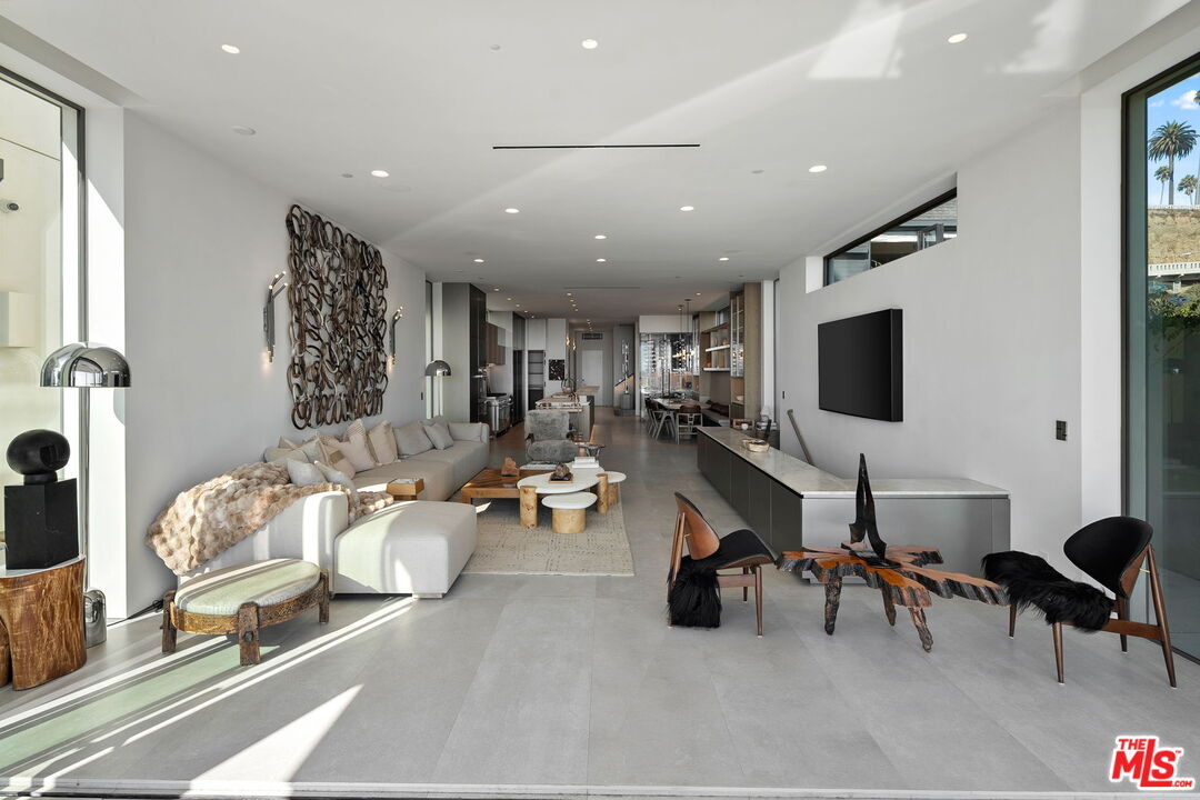 MLS #25595197 image #15