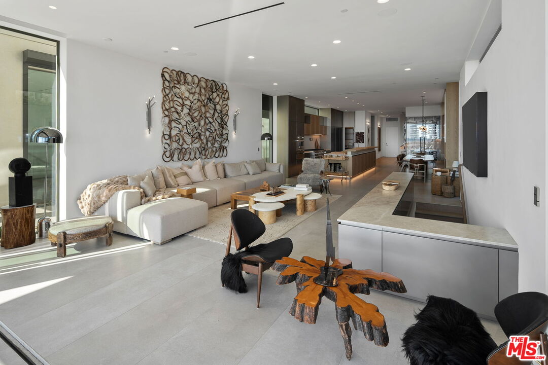 MLS #25595197 image #16