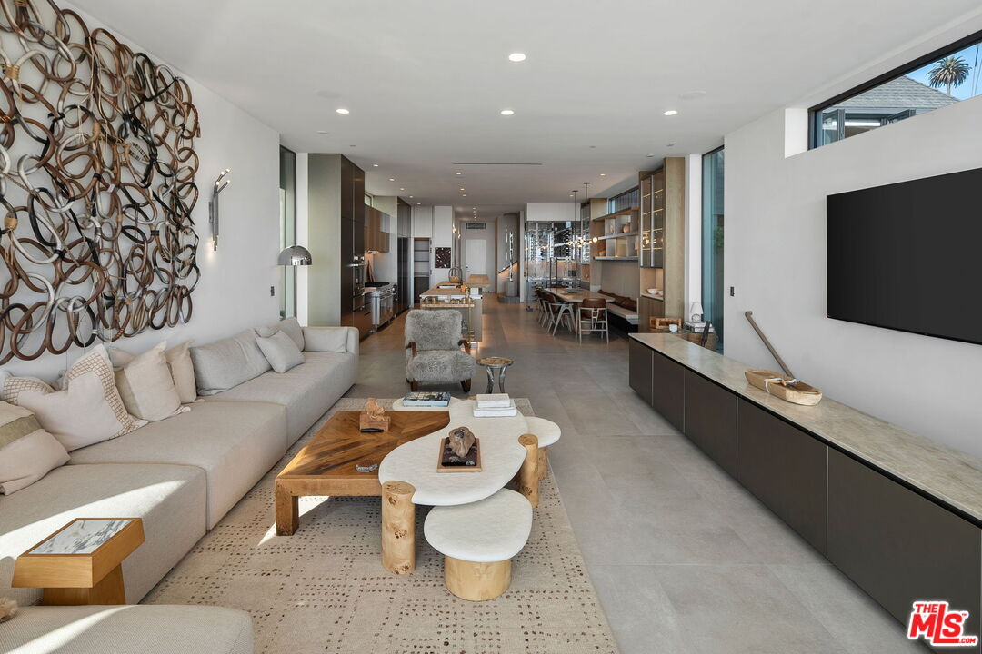 MLS #25595197 image #17