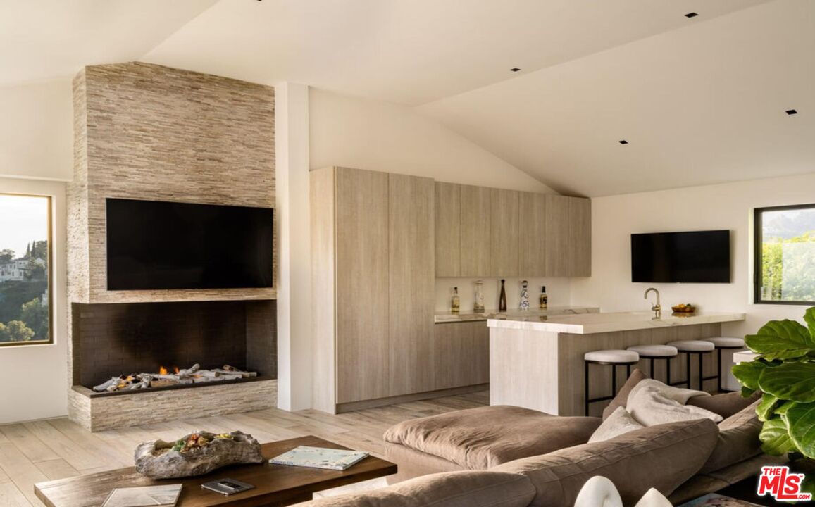 MLS #25595203 image #32