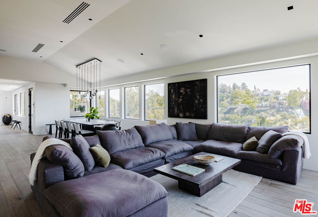 MLS #25595203 image #4