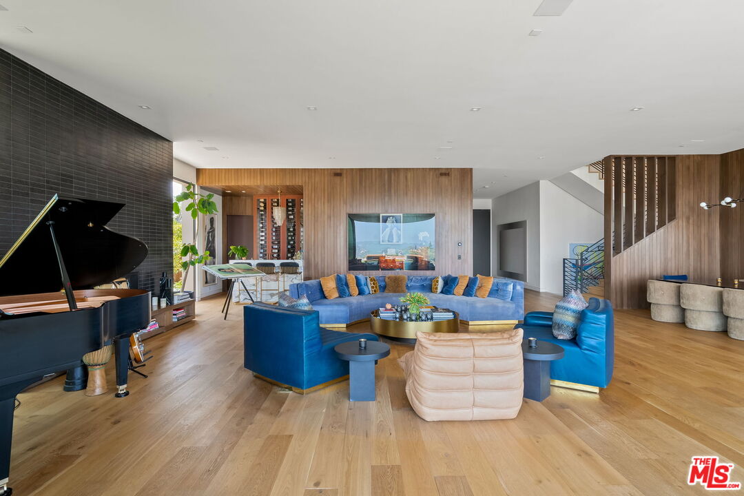 MLS #25595217 image #5