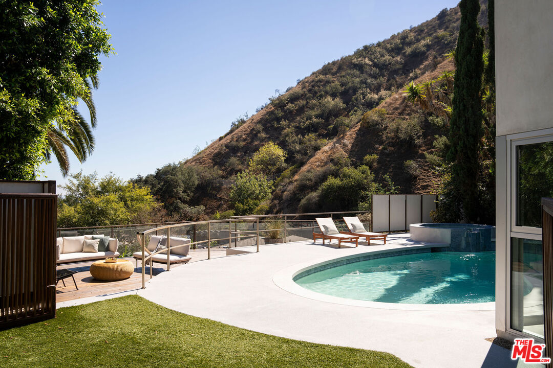 MLS #25595567 image #0