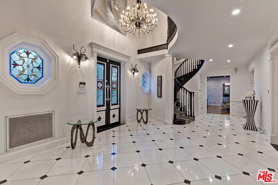 MLS #25595603 image #11