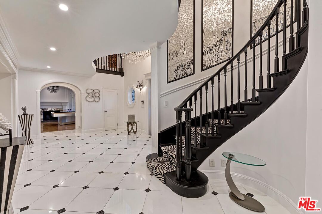 MLS #25595603 image #13