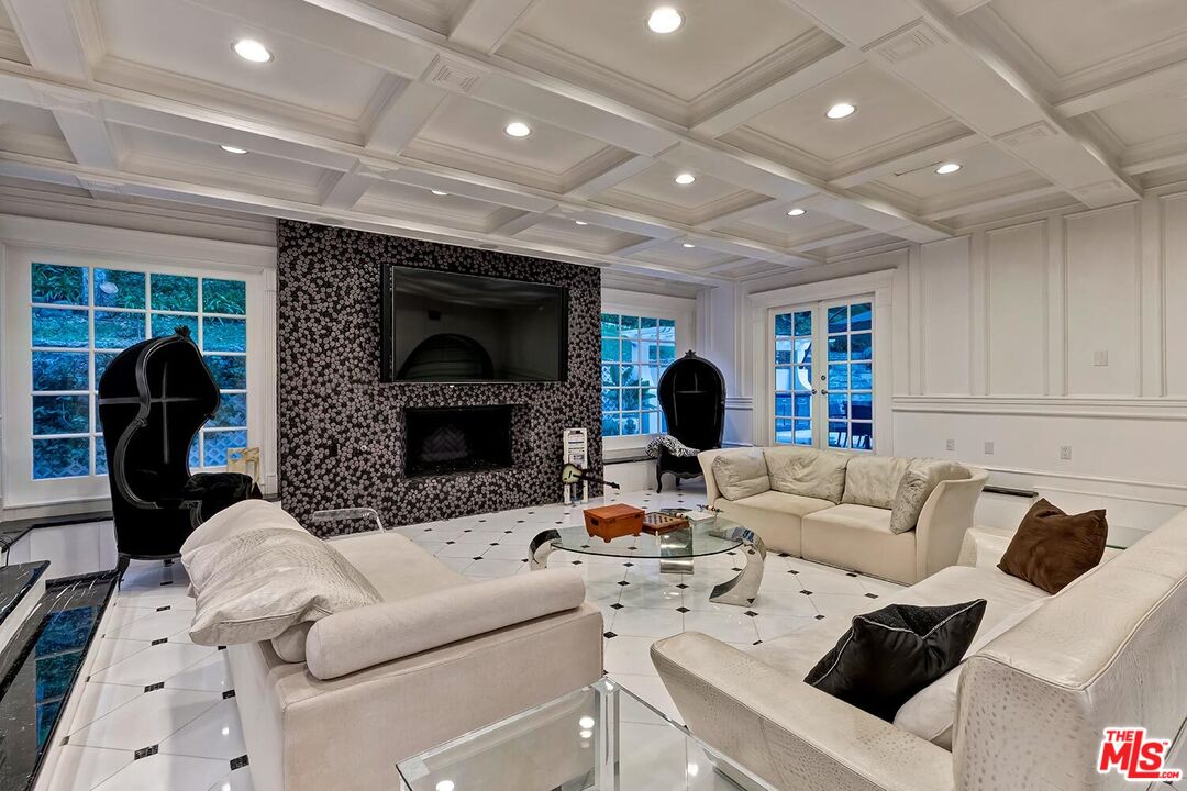 MLS #25595603 image #15