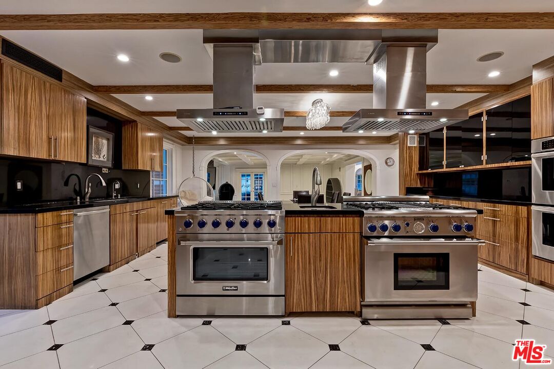 MLS #25595603 image #19