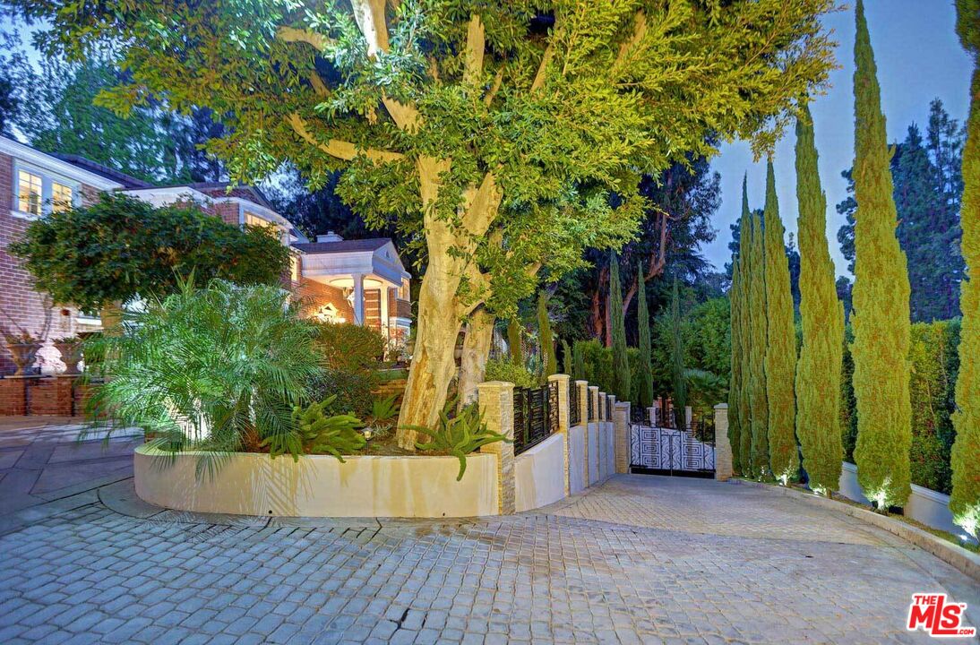 MLS #25595603 image #54