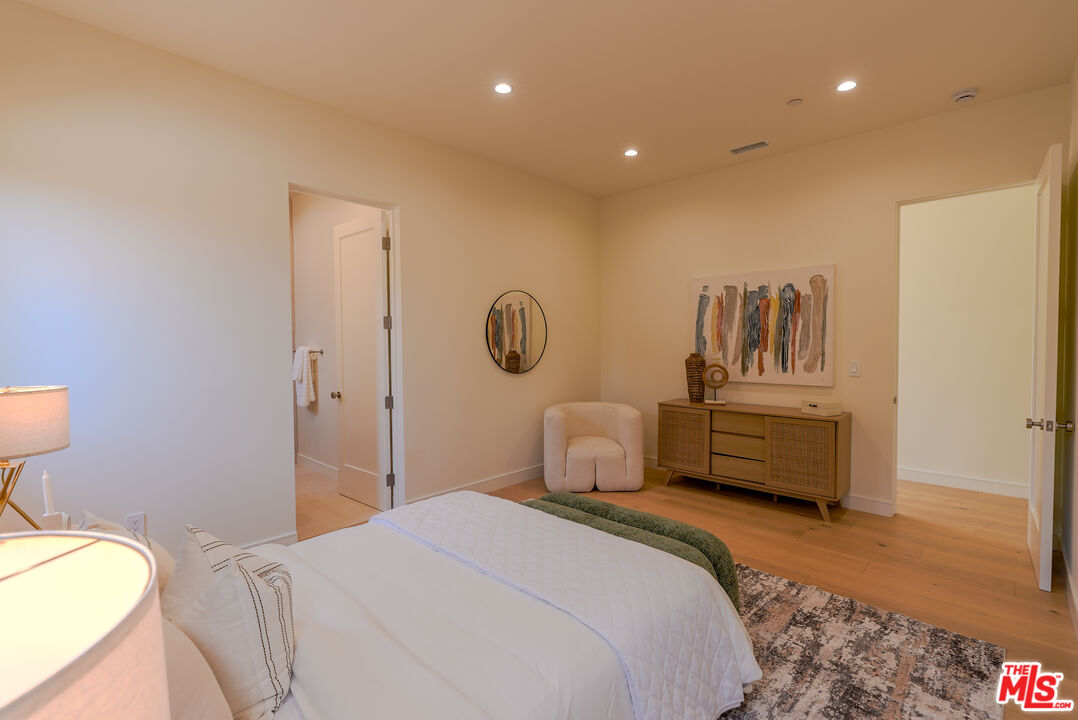 MLS #25595767 image #21