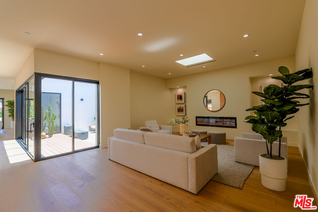 MLS #25595767 image #8