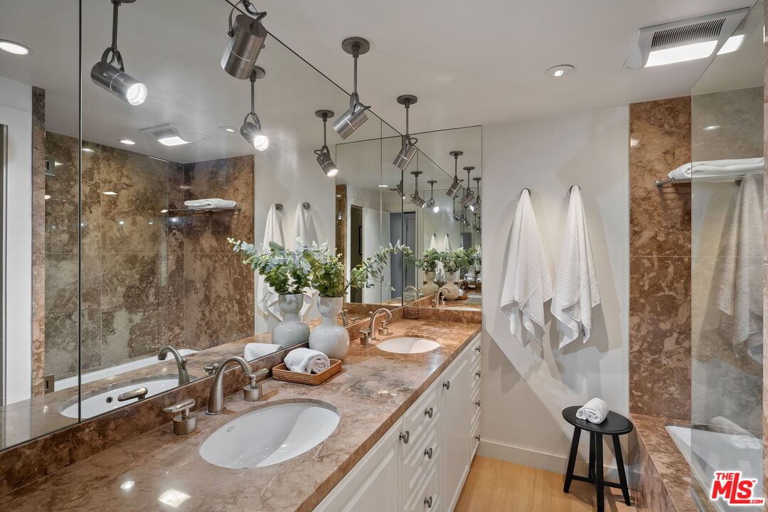 MLS #25595801 image #14