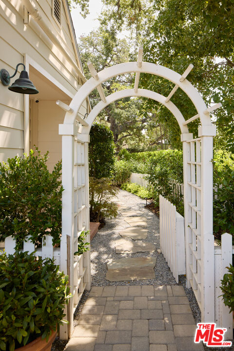 MLS #25595829 image #20