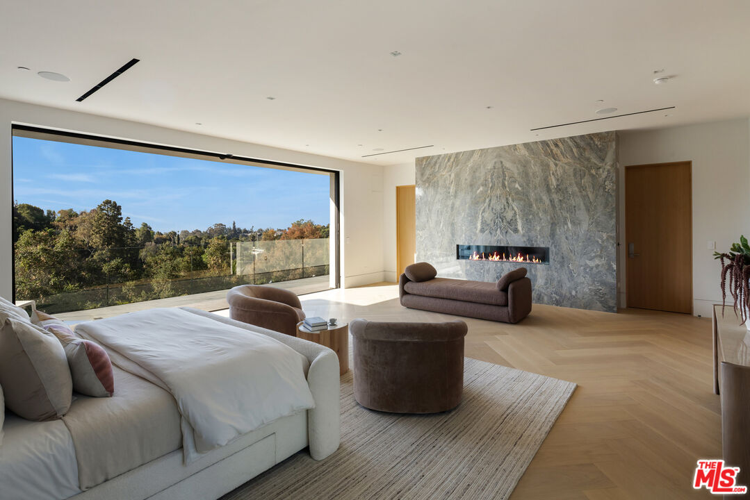 MLS #25595863 image #17