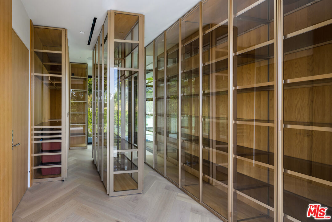 MLS #25595863 image #20